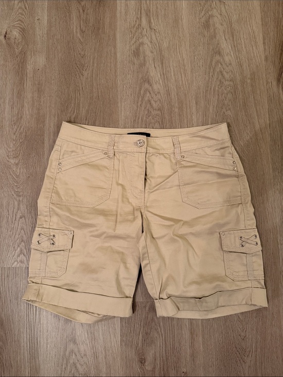 White House Black Market Pants - White House Black Market Women's Tan Cargo Shorts